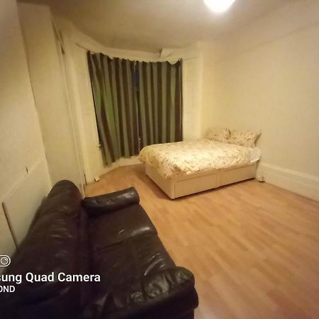 Elmdene Road - Large Room 伦敦 外观 照片