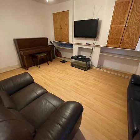 Elmdene Road - Large Room 伦敦 外观 照片